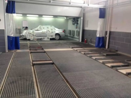 金属板のペイント ラインのための暖房のない前の準備の場所のペンキ ブース車の場所